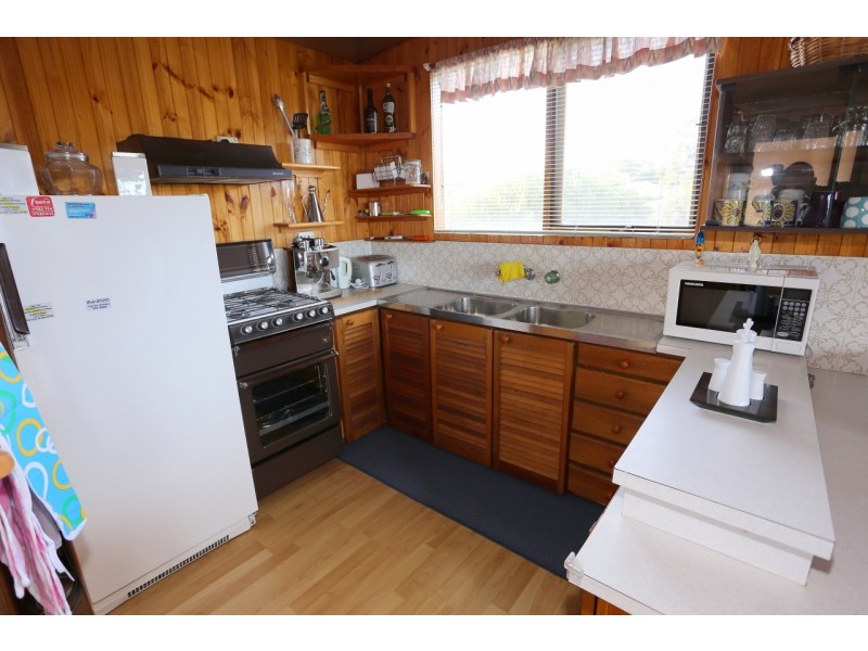 24 Galleon Crescent, Sunset Strip VIC 3922