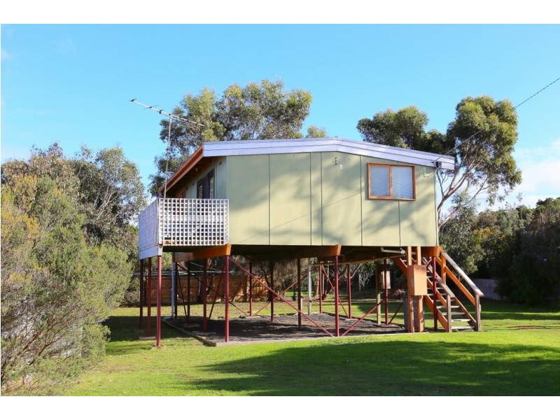 24 Galleon Crescent, Sunset Strip VIC 3922