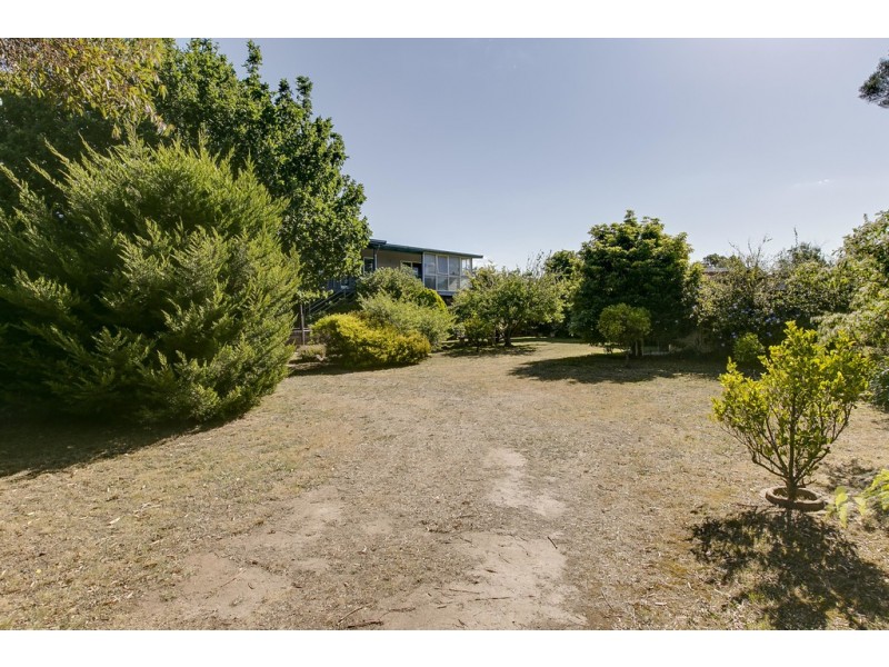 22-24 Highland Avenue, Cowes VIC 3922