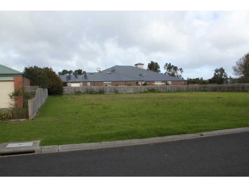 21 Carapooka Way, Cowes VIC 3922