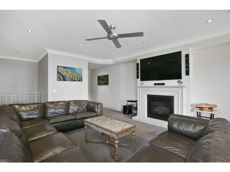 2/20 The Esplanade, Cowes VIC 3922