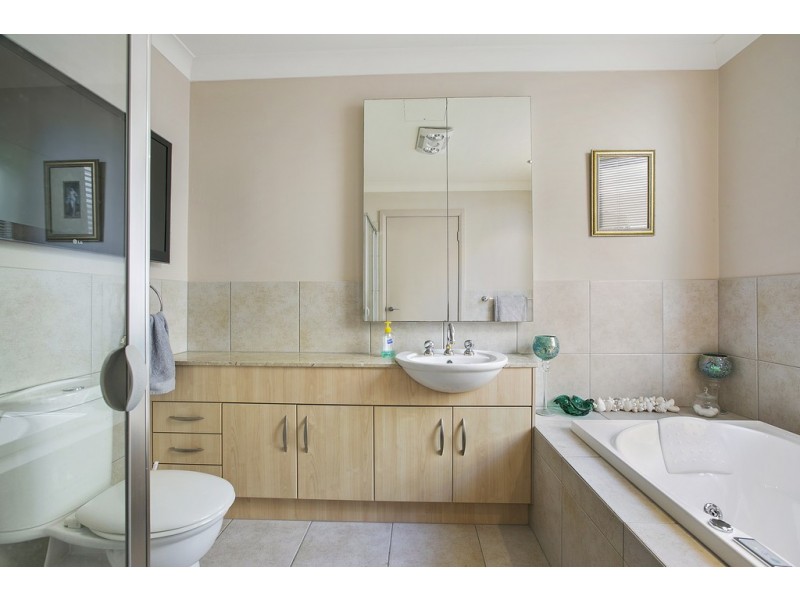 2/20 The Esplanade, Cowes VIC 3922