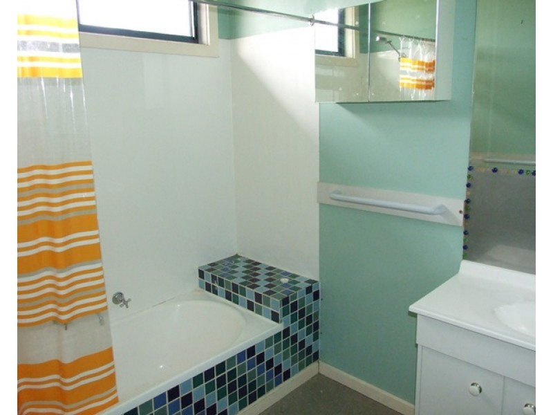 27 Ti Tree Drive, Cowes VIC 3922