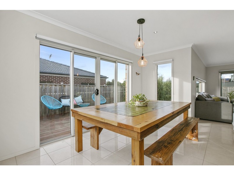 33 Wagtail Way, Cowes VIC 3922