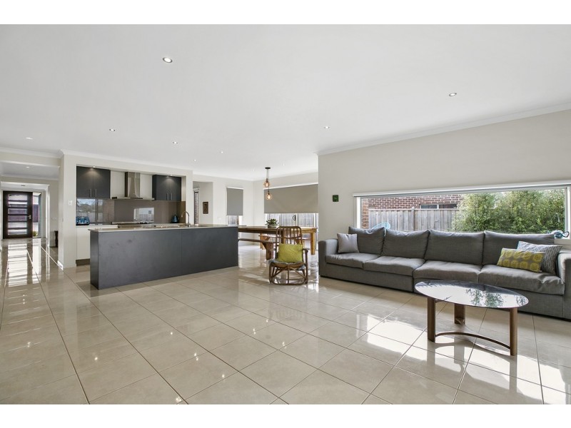 33 Wagtail Way, Cowes VIC 3922