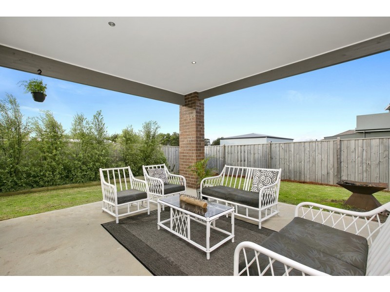 33 Wagtail Way, Cowes VIC 3922