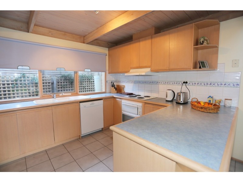 8 Honeyeater Drive, Silverleaves VIC 3922