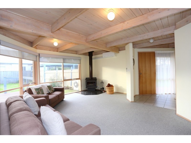 8 Honeyeater Drive, Silverleaves VIC 3922