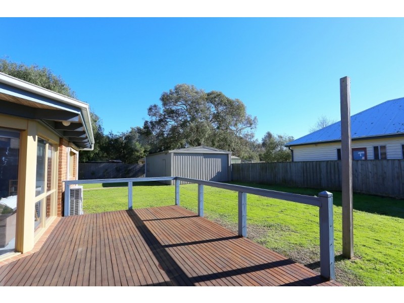 8 Honeyeater Drive, Silverleaves VIC 3922