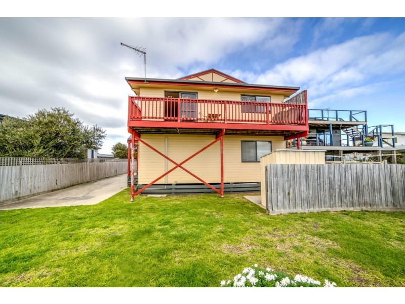 2/82 Lantana Road, Cape Woolamai VIC 3925