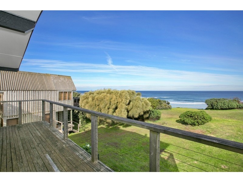 15 Beach Court, Smiths Beach VIC 3922