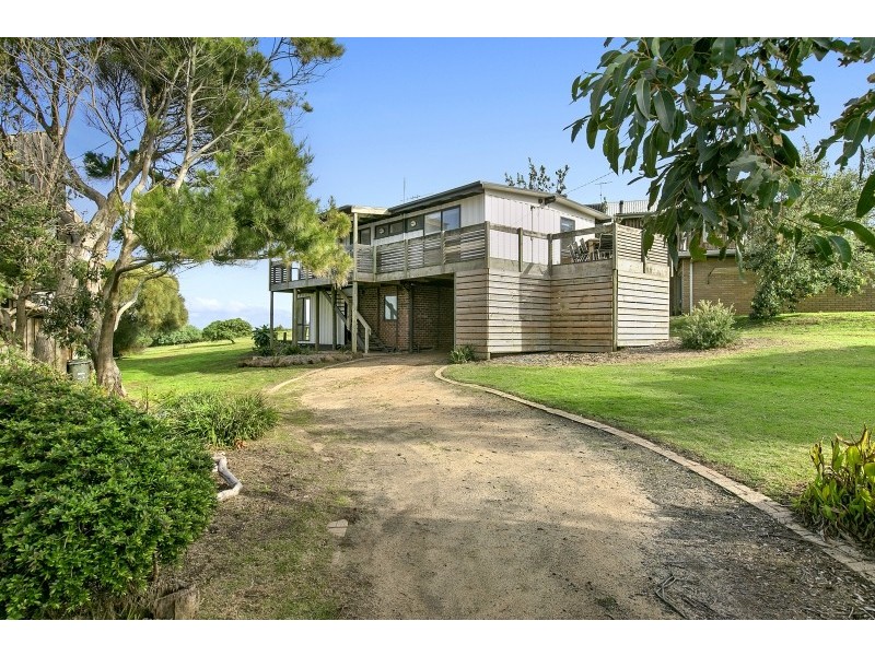 15 Beach Court, Smiths Beach VIC 3922