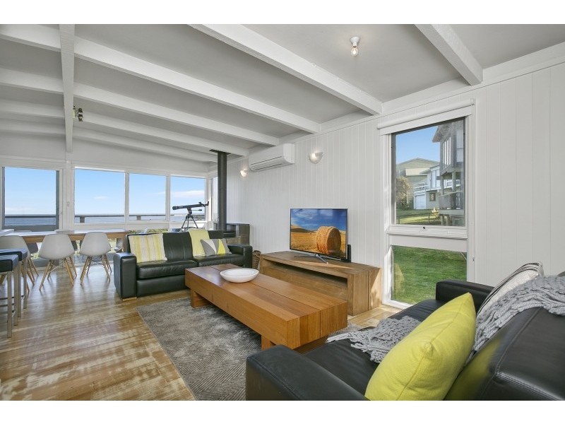 15 Beach Court, Smiths Beach VIC 3922