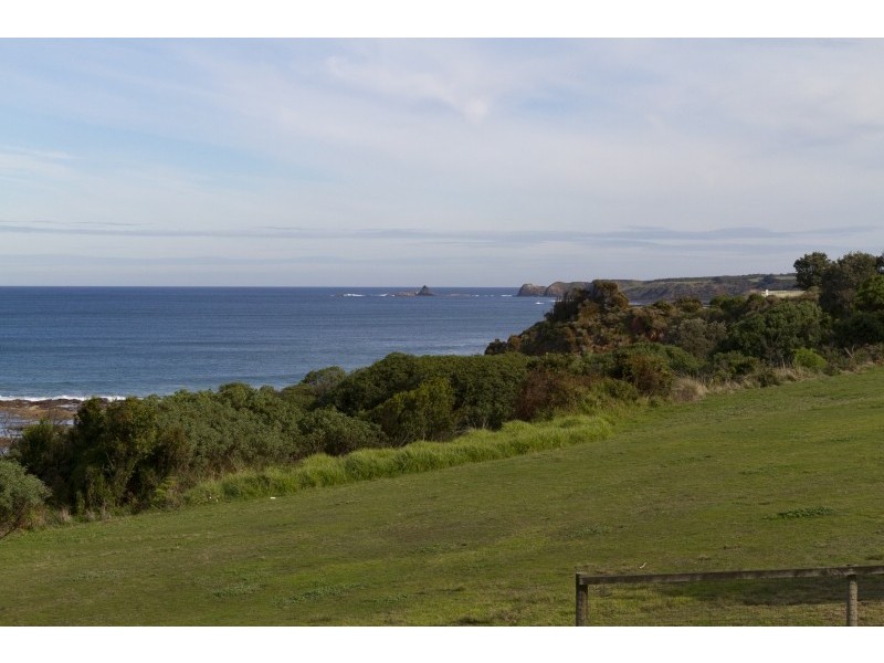 15 Beach Court, Smiths Beach VIC 3922