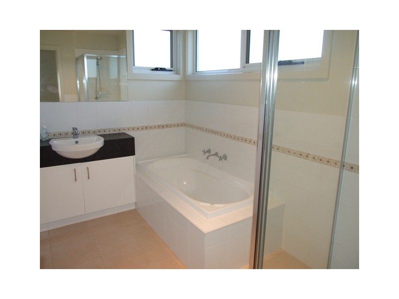 4/2 Kate Court, Cowes VIC 3922