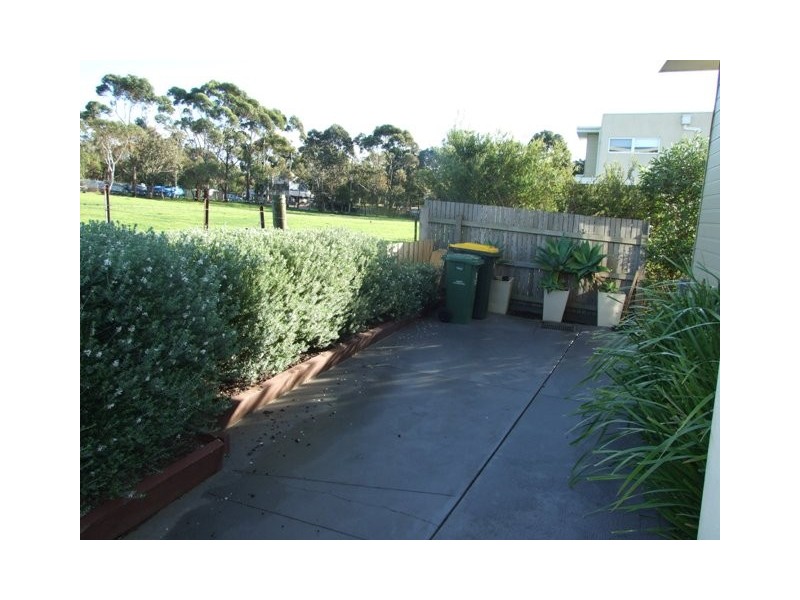 4/2 Kate Court, Cowes VIC 3922