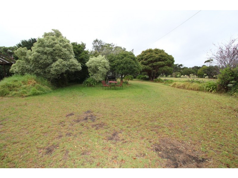 2 Bay Court, Cowes VIC 3922