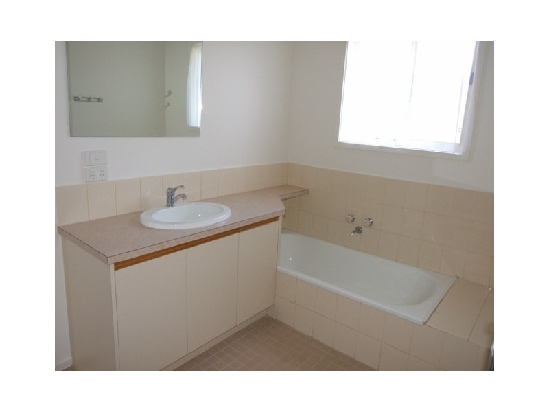 1/30 Wyndham Avenue, Cowes VIC 3922