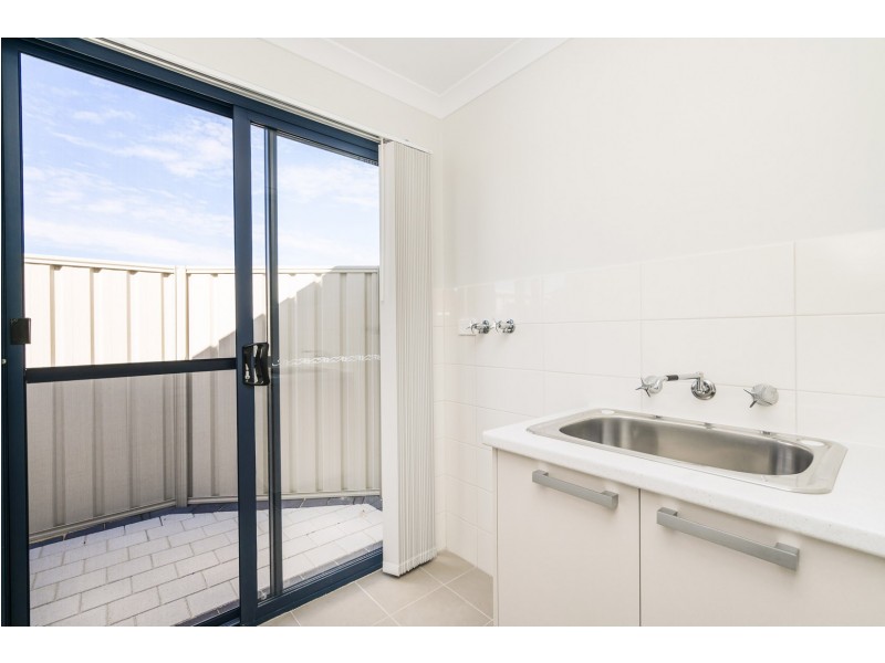 1/33 Leontes Way, Coolbellup WA 6163
