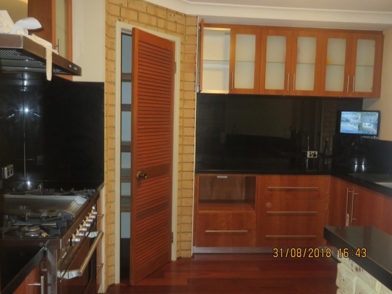 2A Sulphur Rd, Parmelia WA 6167