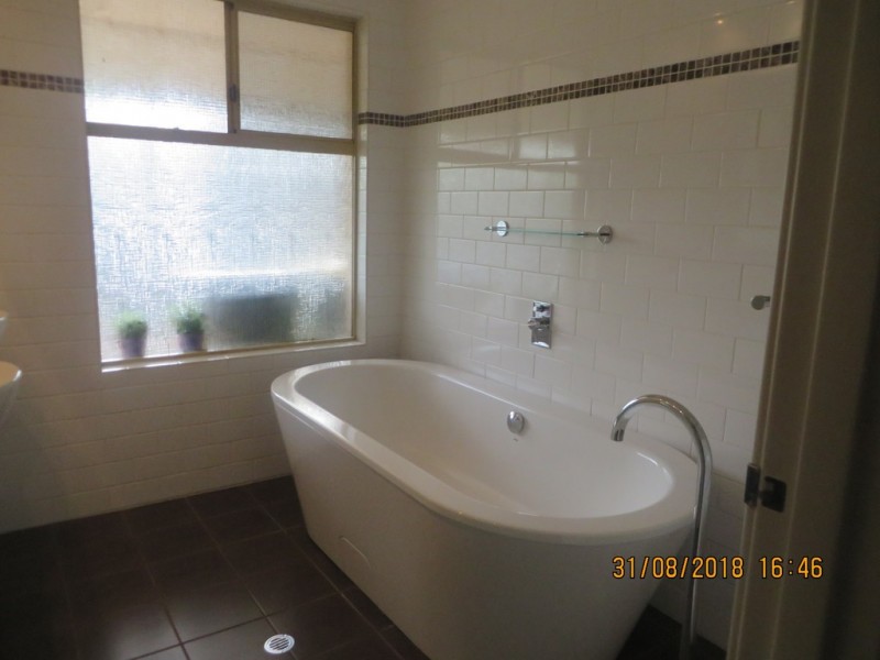 2A Sulphur Rd, Parmelia WA 6167