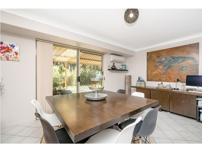 31 Skua Grove, Seville Grove WA 6112