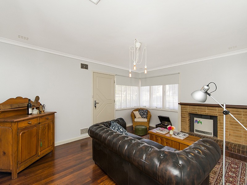 35 Caladenia Way, Koongamia WA 6056