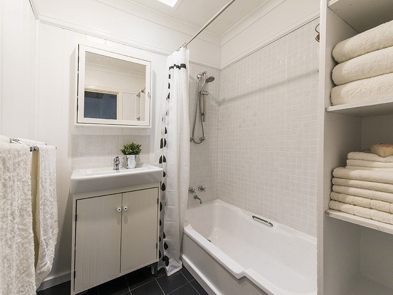 35 Caladenia Way, Koongamia WA 6056