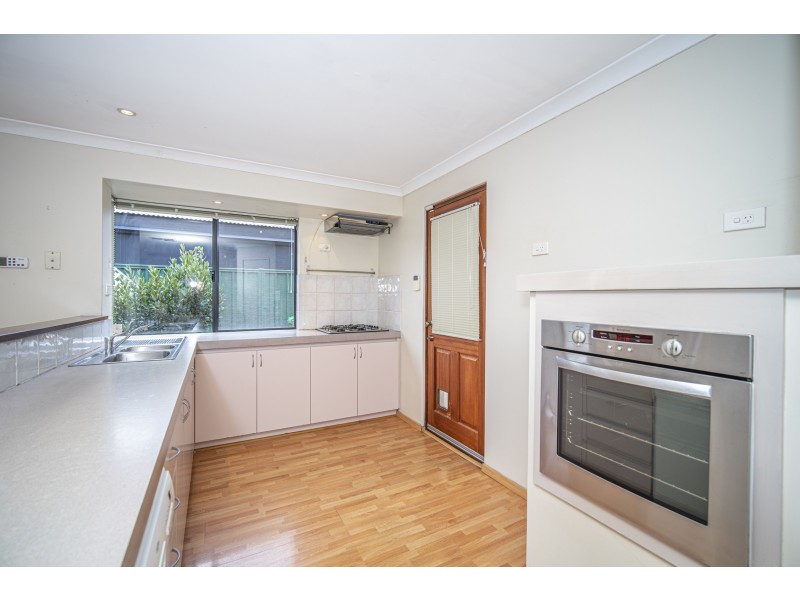 11 Meakins Court, Bayswater WA 6053