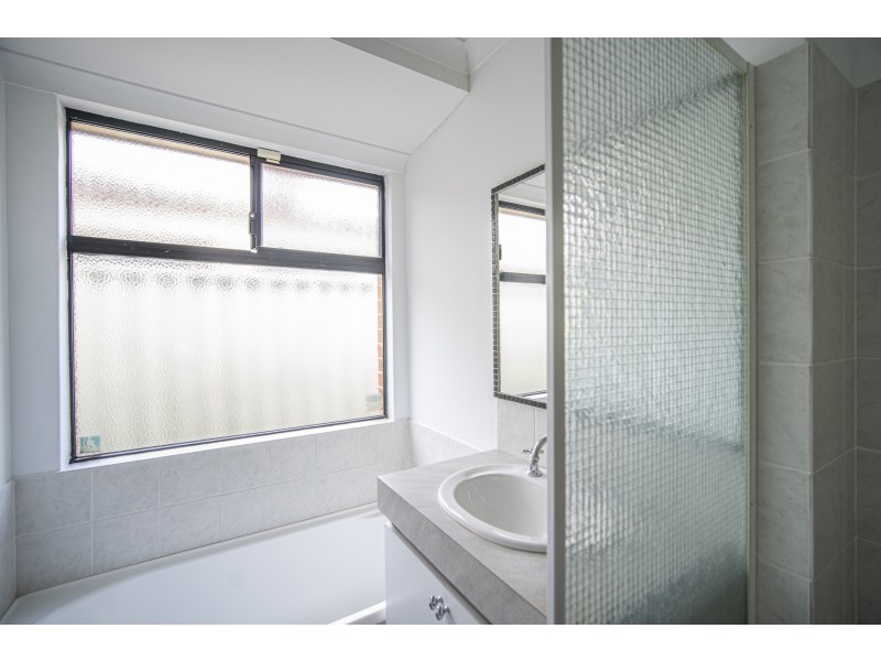 11 Meakins Court, Bayswater WA 6053