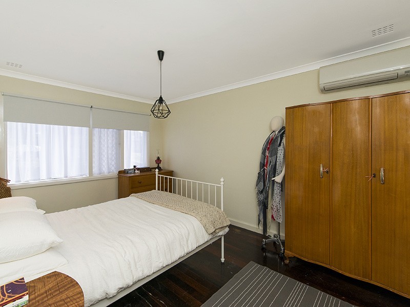 35 Caladenia Way, Koongamia WA 6056