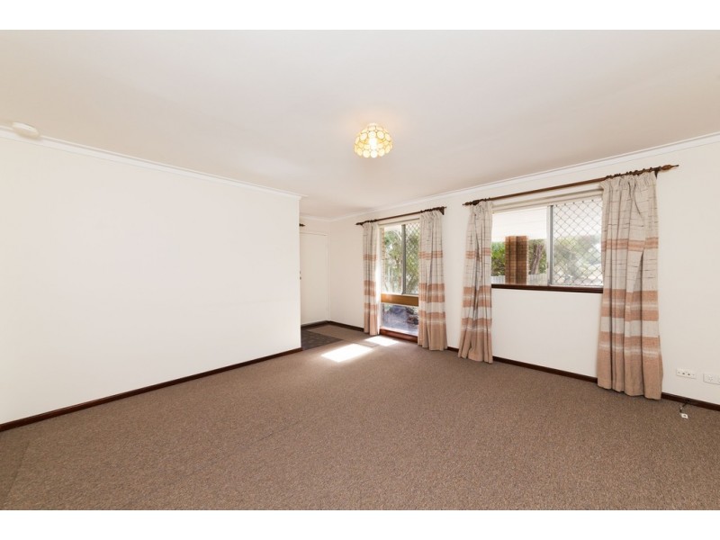 1A Kelly Road, Girrawheen WA 6064