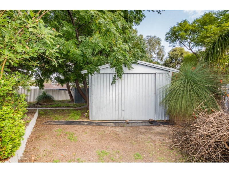 1A Kelly Road, Girrawheen WA 6064
