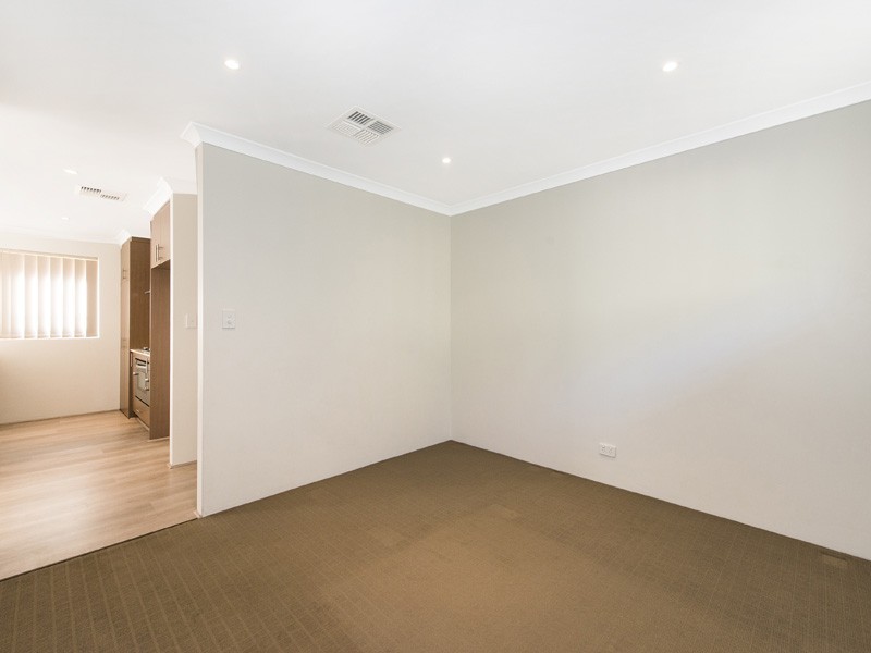 1/61 Baza Gardens, Maida Vale WA 6057