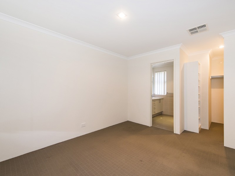 1/61 Baza Gardens, Maida Vale WA 6057