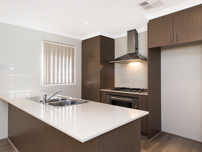 1/61 Baza Gardens, Maida Vale WA 6057