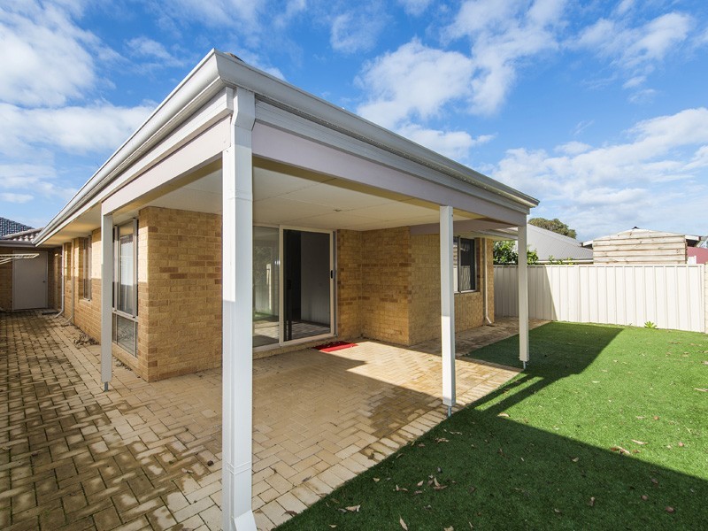 1/61 Baza Gardens, Maida Vale WA 6057