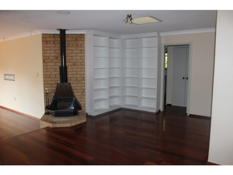 2A Sulphur Road, Parmelia WA 6167