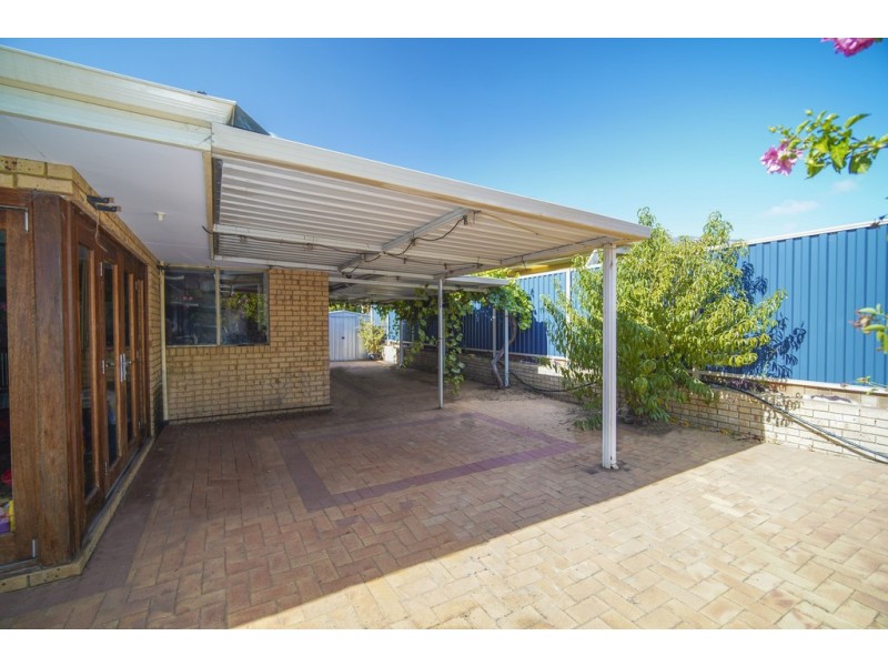 2A Sulphur Road, Parmelia WA 6167