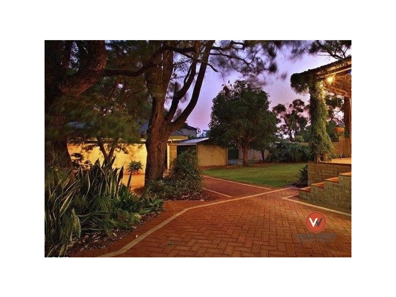 20 Thurloe Street, Bicton WA 6157