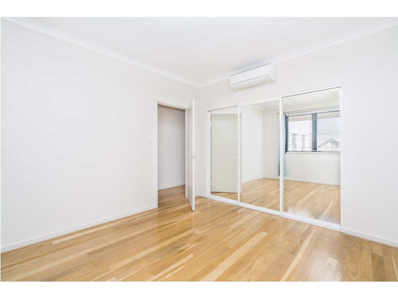 10/2-4 Pensioner Guard Road, North Fremantle WA 6159