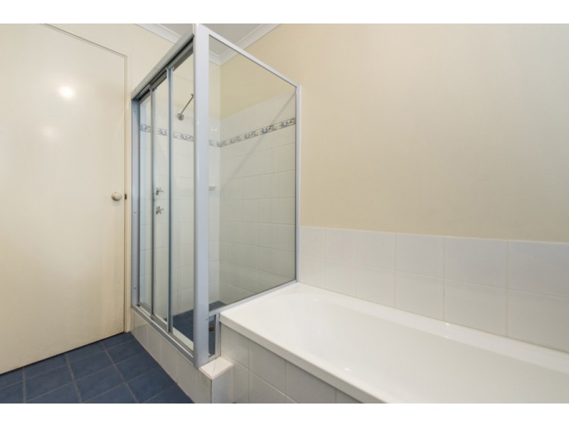 40 Teraglin Way, Warnbro WA 6169