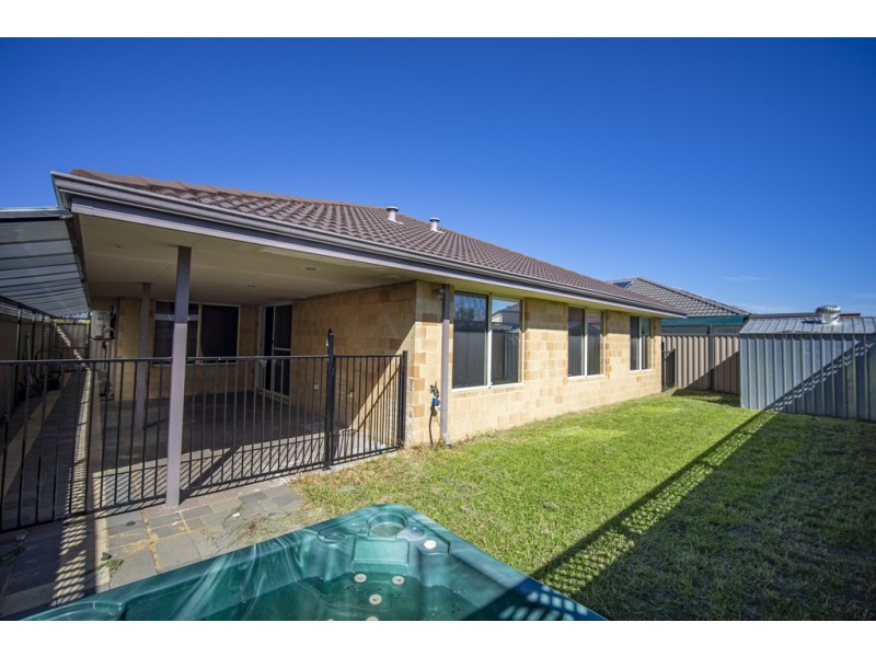103 Monticello Parkway, Piara Waters WA 6112