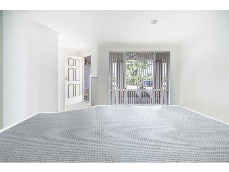 13 Shoalhaven Rise, Success WA 6164