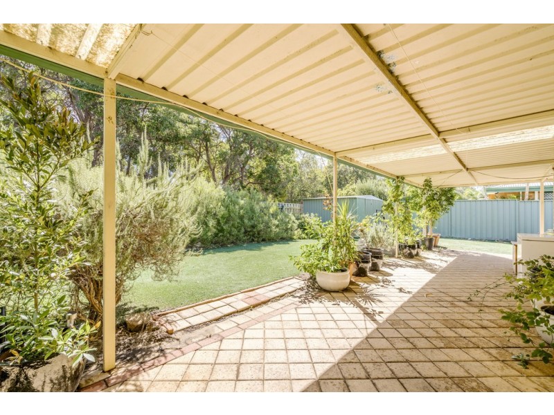 31 Skua Grove, Seville Grove WA 6112