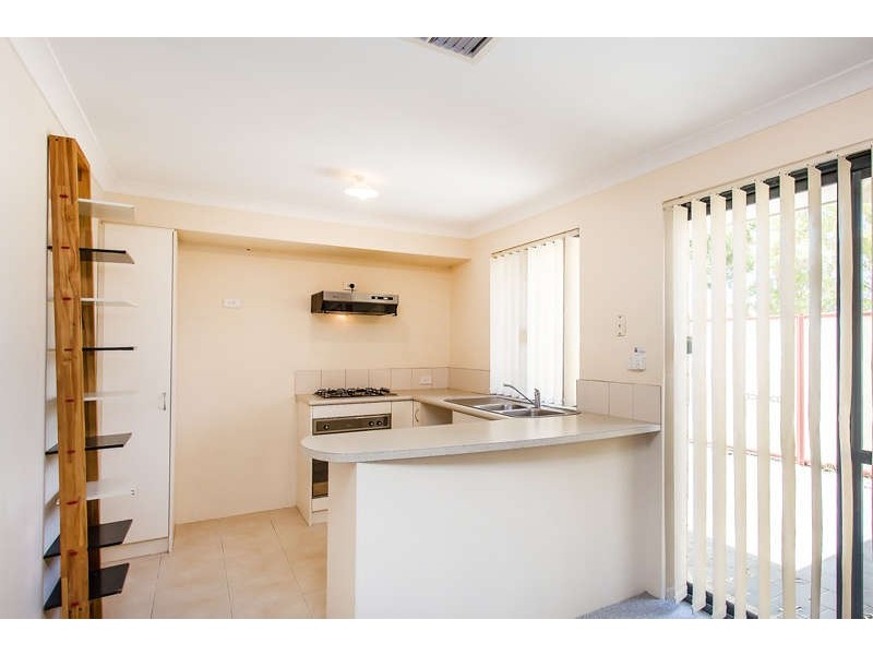 4/75 Church Ave, Armadale WA 6112