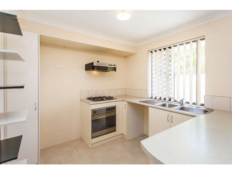 4/75 Church Ave, Armadale WA 6112