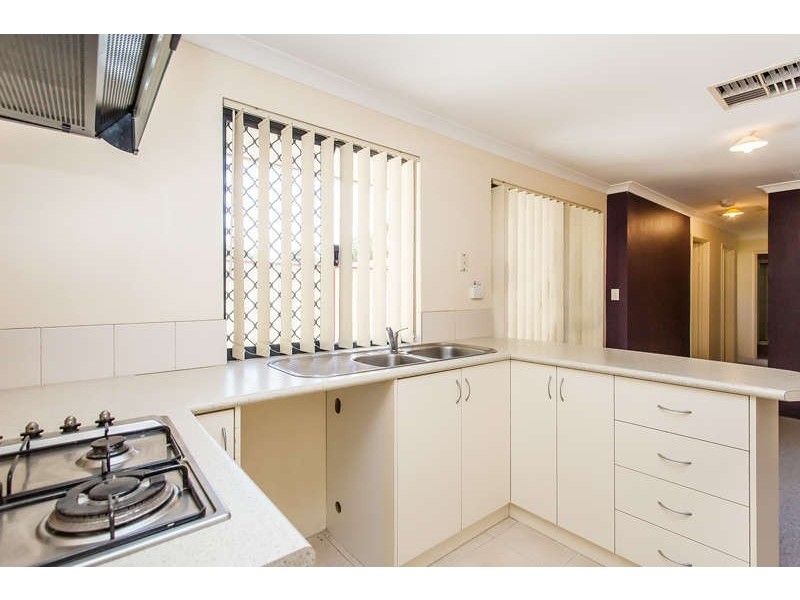 4/75 Church Ave, Armadale WA 6112