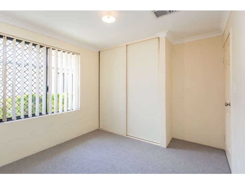 4/75 Church Ave, Armadale WA 6112