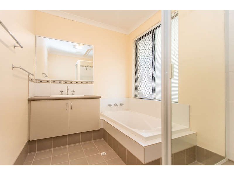 4/75 Church Ave, Armadale WA 6112